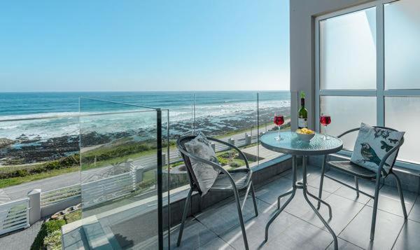 Ocean Breeze Appartement Sea View Buitenkant foto